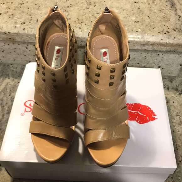 NWOT Leather Bootie - Picture 6 of 6